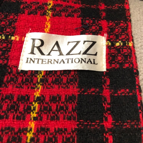 Vintage razz 3/4 red and black plaid blazer size 9  (large) excellent condition - Picture 3 of 7